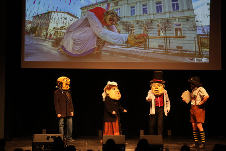Otroška predstava Zaljubljeni v Butale 07 Foto Ljubo Vukelič